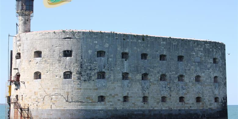 Fort Boyard vlakbij Laguna Lodge Residence 