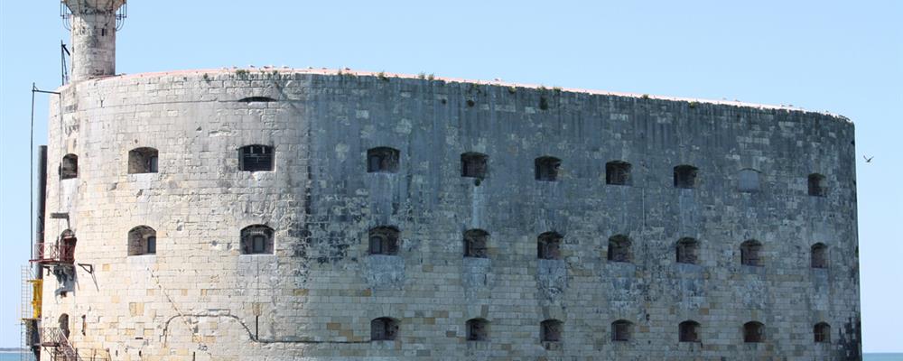 Fort Boyard vlakbij Laguna Lodge Residence 