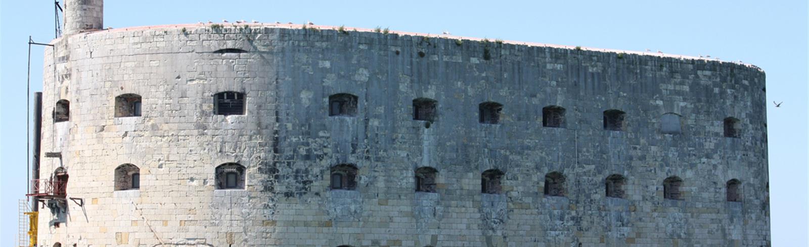 Fort Boyard vlakbij Laguna Lodge Residence 