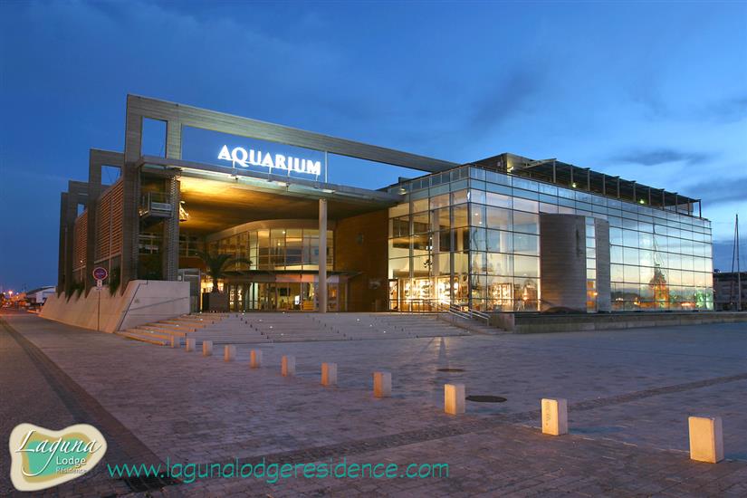 Facade Aquarium La Rochelle dichtbij Laguna Lodge Résidence