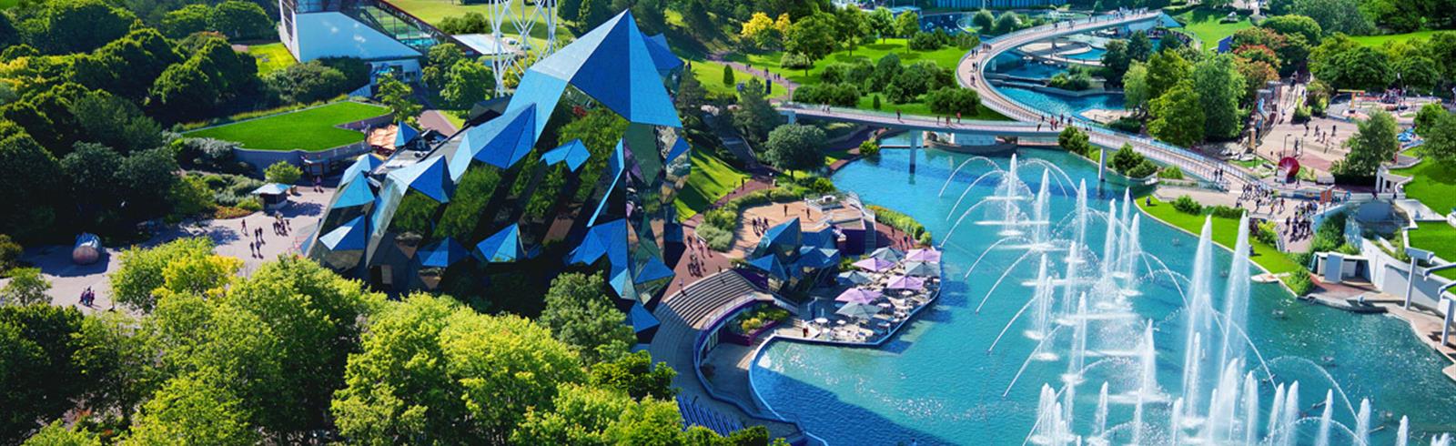 Luchtfoto familie attractiepark Futuroscope dichtbij Laguna Lodge Résidence aan de Atlantische kust van Frankrijk