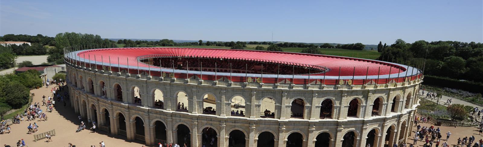 Arena Puy du Fou in de Vendee-regio in de buurt van Laguna Lodge Résidence aan de Atlantische kust van Frankrijk