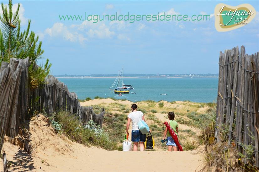Familie vakantie aan het strand in Île Oléron, in de buurt van Laguna Lodge, Frankrijk